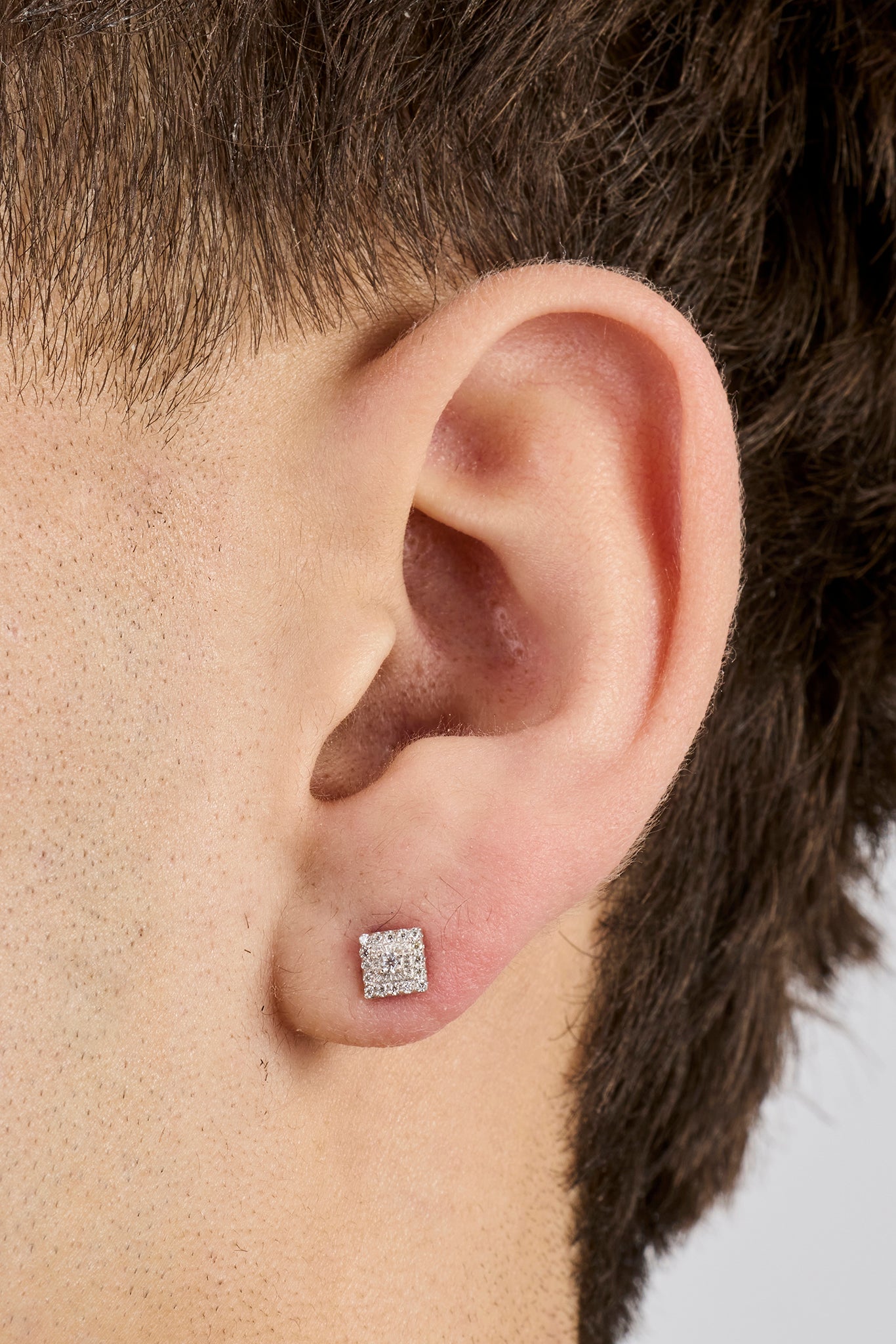 Moissanit-Ohrstecker mit 5 mm Mittelstein